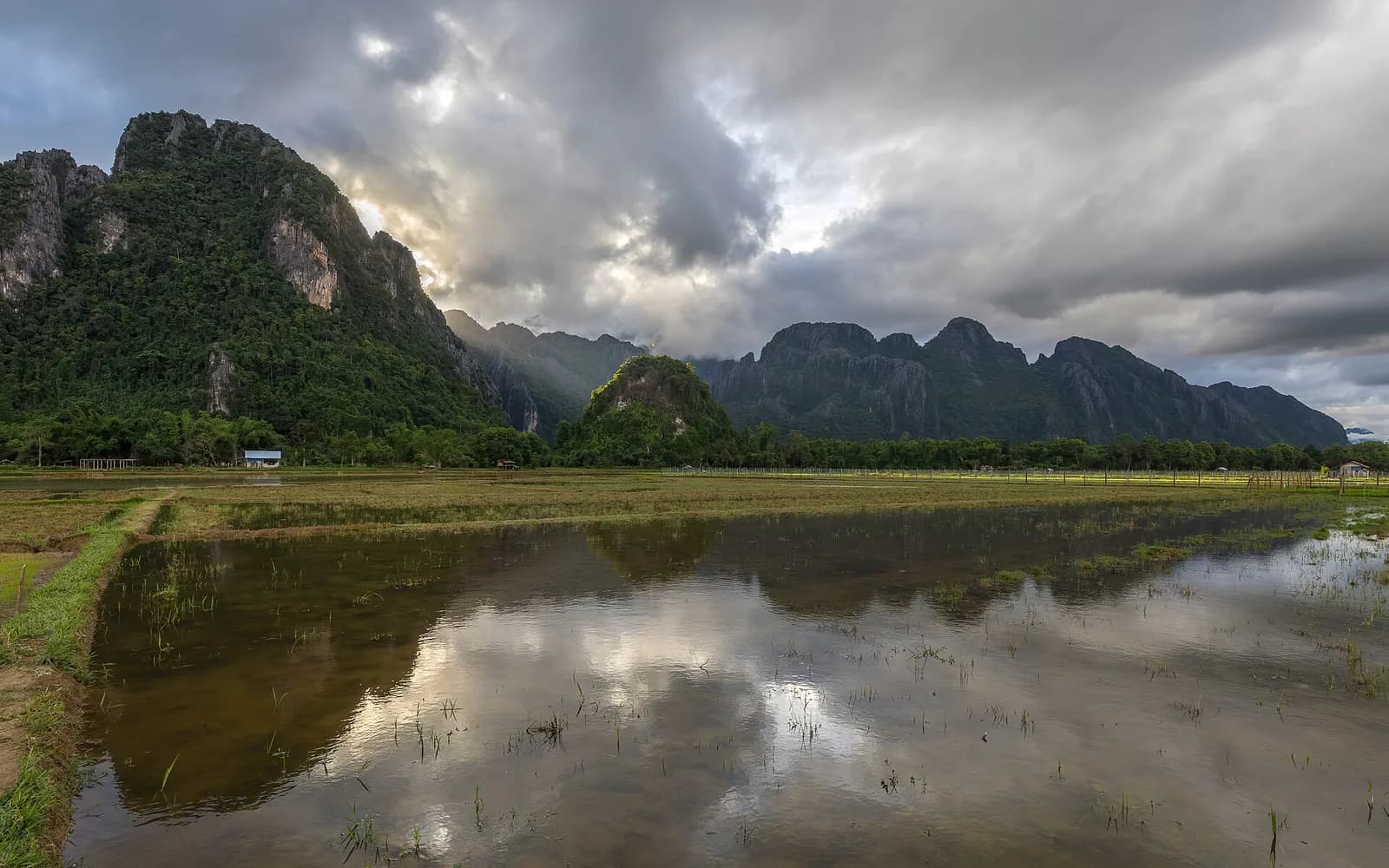 วังเวียง – เมืองเฟือง